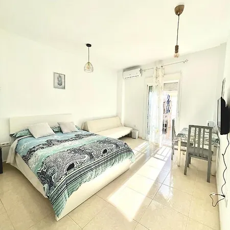 Luna Ensuites Centro Malaga Exterior photo
